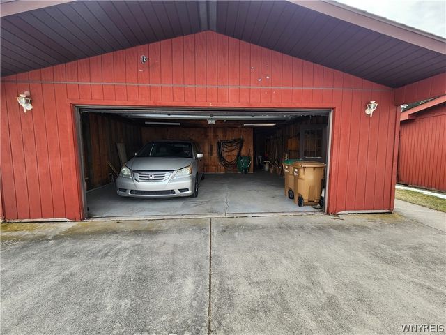 46 Parkside Circle, Cheektowaga, NY 14227