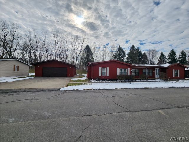 46 Parkside Circle, Cheektowaga, NY 14227