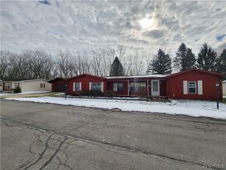 46 Parkside Circle, Cheektowaga, NY 14227