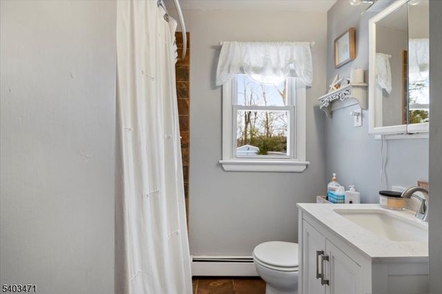 413 Diggles Pl, Vernon Twp., NJ 07422