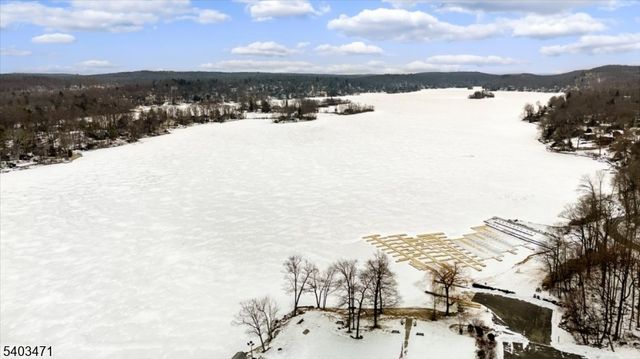 413 Diggles Pl, Vernon Twp., NJ 07422