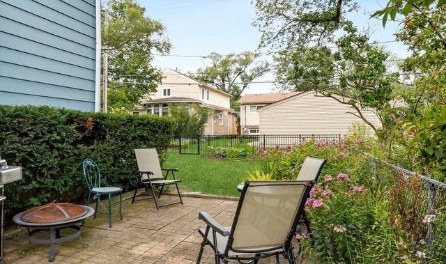 1034 Chestnut Street, Deerfield, IL 60015