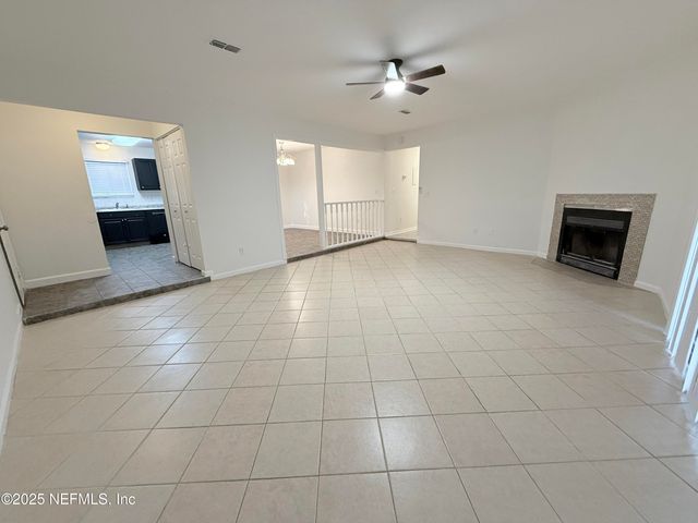 3801 CROWN POINT Road 2061, Jacksonville, FL 32257
