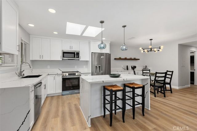 802 Ronda Mendoza N, Laguna Woods, CA 92637