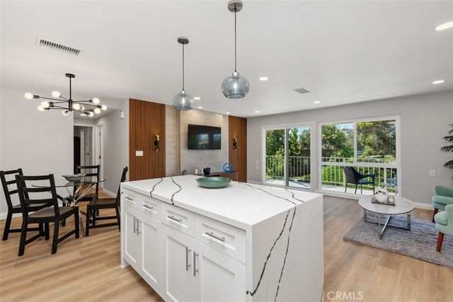 802 Ronda Mendoza N, Laguna Woods, CA 92637