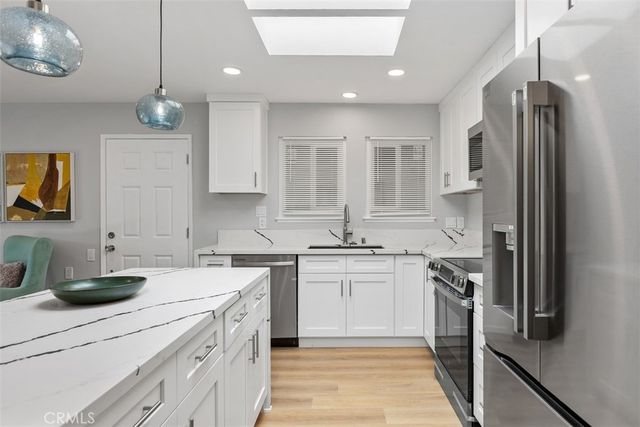 802 Ronda Mendoza N, Laguna Woods, CA 92637
