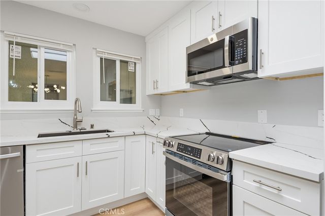 802 Ronda Mendoza N, Laguna Woods, CA 92637