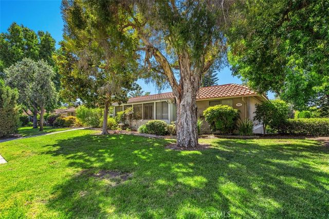 802 Ronda Mendoza N, Laguna Woods, CA 92637