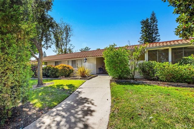 802 Ronda Mendoza N, Laguna Woods, CA 92637