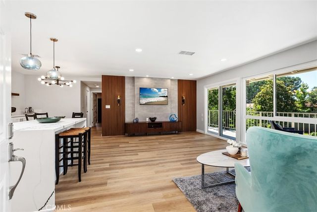 802 Ronda Mendoza N, Laguna Woods, CA 92637
