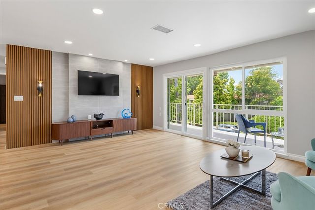 802 Ronda Mendoza N, Laguna Woods, CA 92637