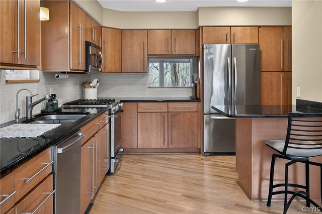 7516 Spectrum Way, Manlius, NY 13066