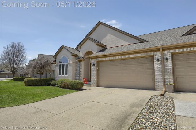 52237 Mitchell Lane 11, Macomb Township, MI 48042