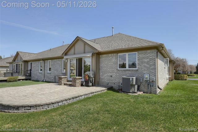 52237 Mitchell Lane 11, Macomb Township, MI 48042