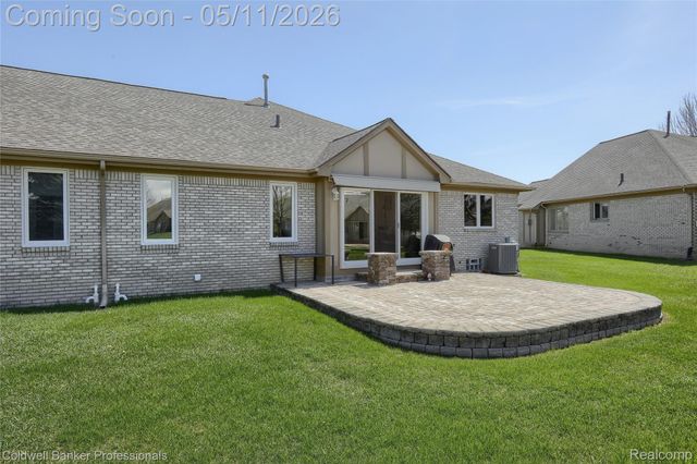 52237 Mitchell Lane 11, Macomb Township, MI 48042