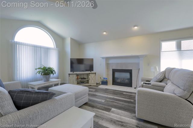 52237 Mitchell Lane 11, Macomb Township, MI 48042