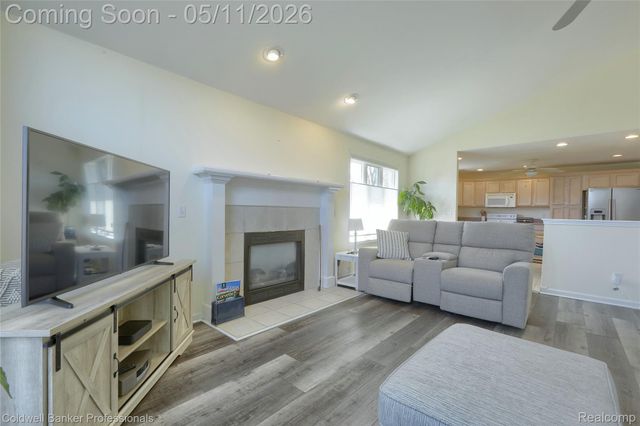 52237 Mitchell Lane 11, Macomb Township, MI 48042