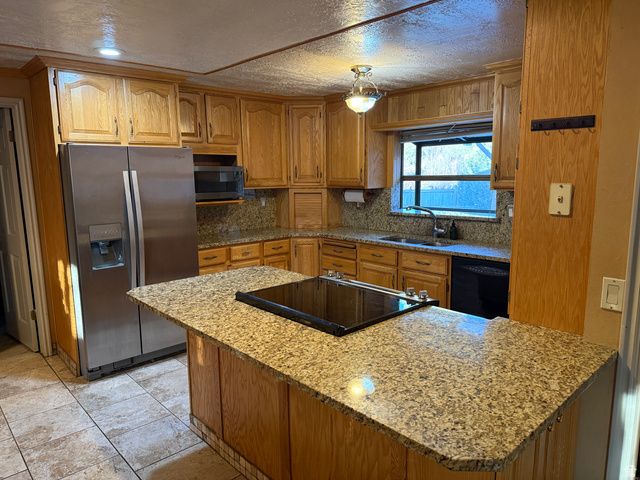 2096 E LINDEN CIR, Holladay, UT 84121