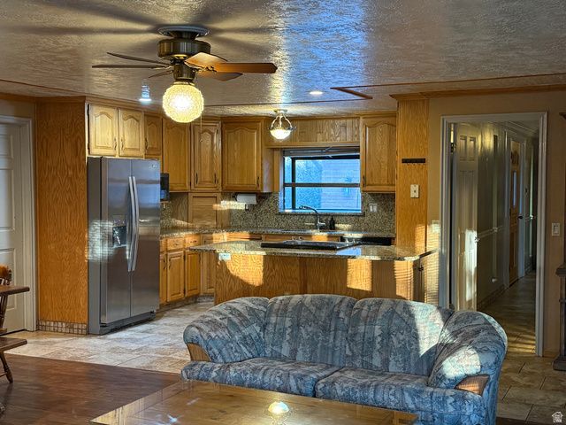 2096 E LINDEN CIR, Holladay, UT 84121