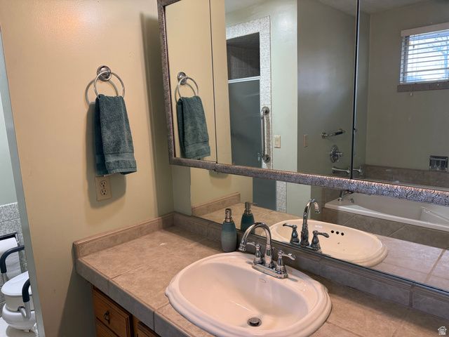 2096 E LINDEN CIR, Holladay, UT 84121