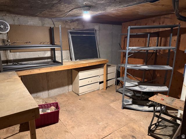 2096 E LINDEN CIR, Holladay, UT 84121