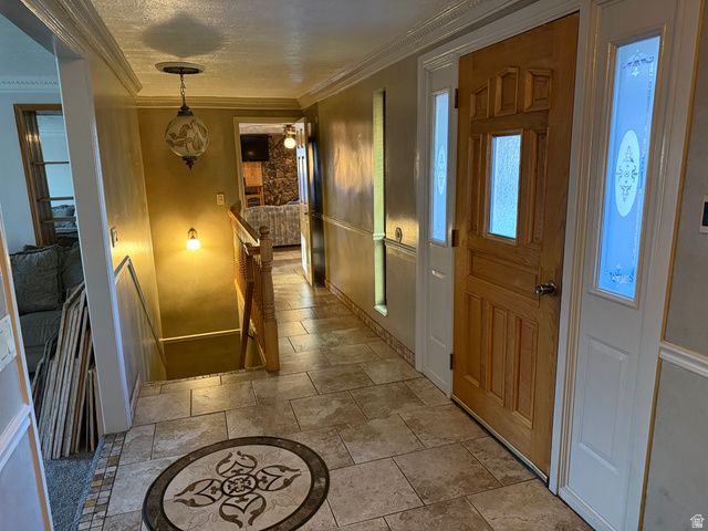 2096 E LINDEN CIR, Holladay, UT 84121