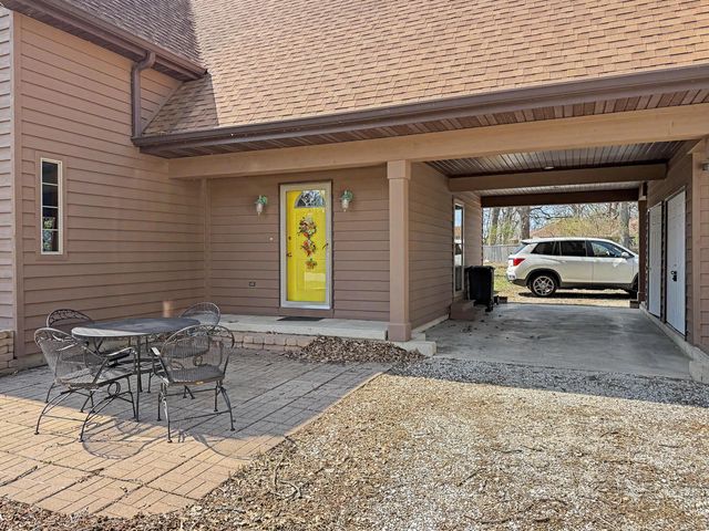 167 N Eagle Island Road, Kankakee, IL 60901