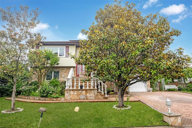 26 Block Terrace, Farmingdale, NY 11735