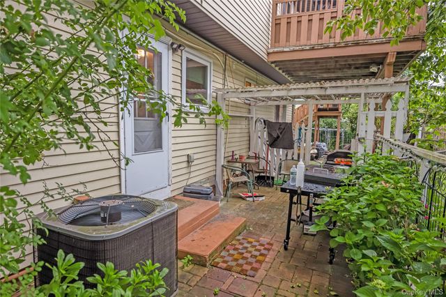 26 Block Terrace, Farmingdale, NY 11735