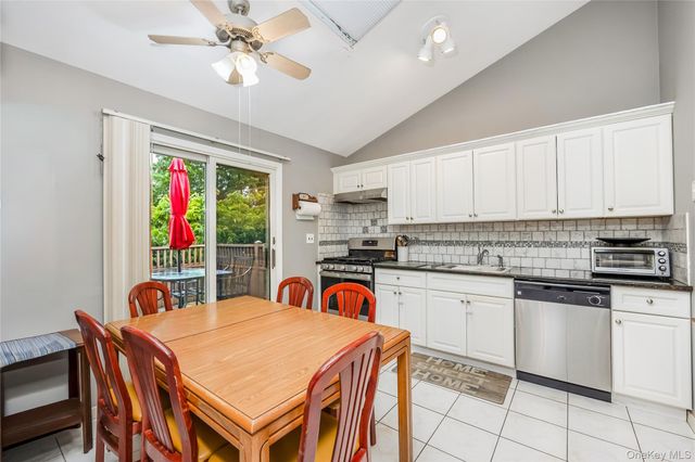 26 Block Terrace, Farmingdale, NY 11735