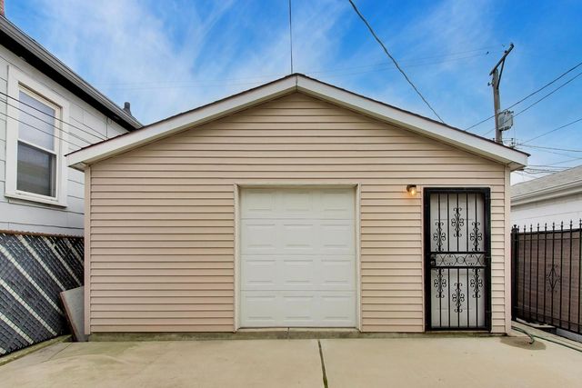 2972 S Loomis Street, Chicago, IL 60608
