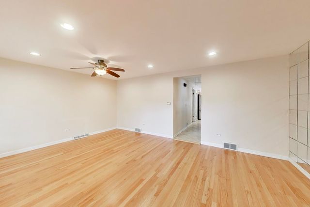 2972 S Loomis Street, Chicago, IL 60608