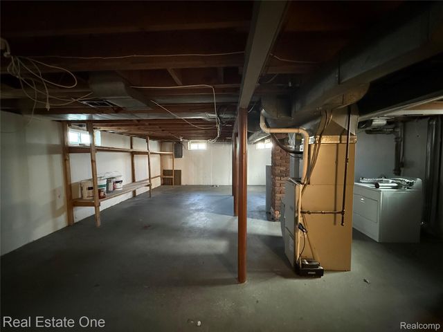 6991 Colonial Street, Dearborn Heights, MI 48127