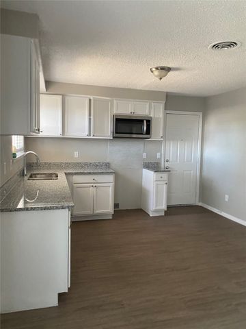 4927 Eastgate Circle, Dallas, TX 75216