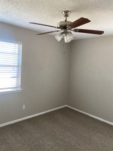 4927 Eastgate Circle, Dallas, TX 75216