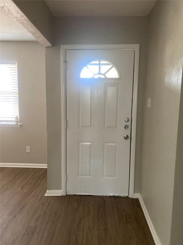 4927 Eastgate Circle, Dallas, TX 75216