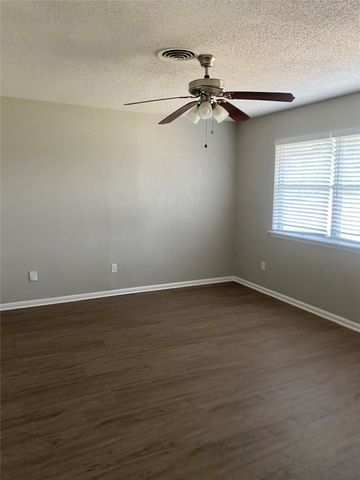 4927 Eastgate Circle, Dallas, TX 75216