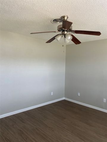 4927 Eastgate Circle, Dallas, TX 75216