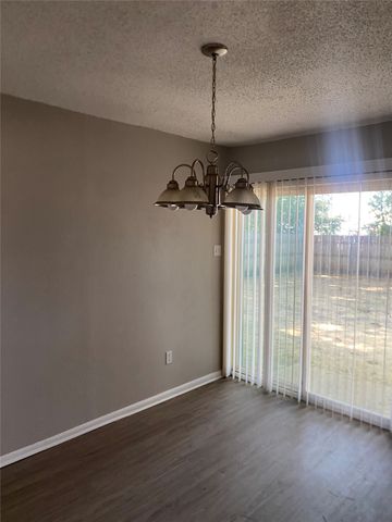 4927 Eastgate Circle, Dallas, TX 75216