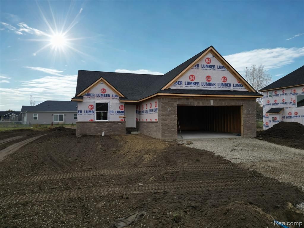 10206 Hunt Drive, Davison, MI 48423