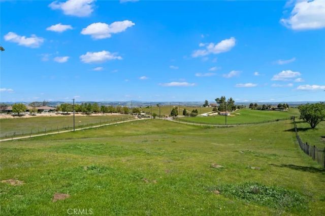 6095 Vista Serrano Way, Paso Robles, CA 93446