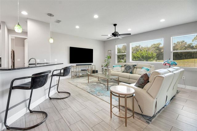 4560 HIGHCREST VIEW, Lady Lake, FL 32159