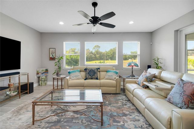 4560 HIGHCREST VIEW, Lady Lake, FL 32159