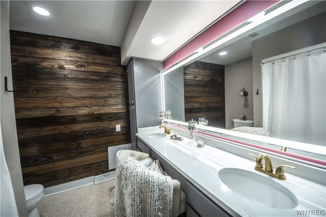 9250 Greiner Road, Clarence, NY 14031