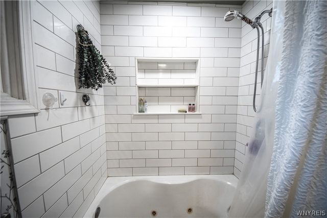 9250 Greiner Road, Clarence, NY 14031