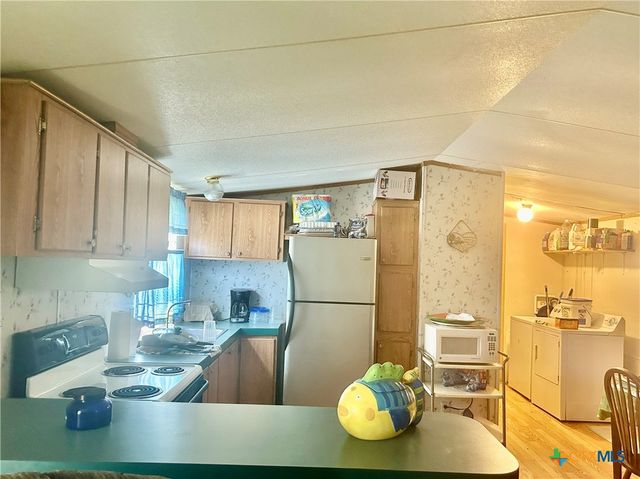 204 N 4th Street, Seadrift, TX 77983