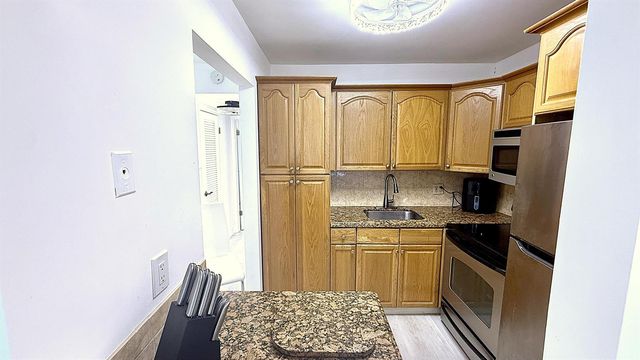 78 Harwood H Crescent, Deerfield Beach, FL 33442