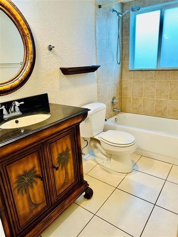 2190 SE 5th Street 3-B, Pompano Beach, FL 33062