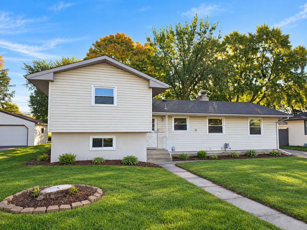 6706 Drew Avenue N, Brooklyn Center, MN 55429 — exterior