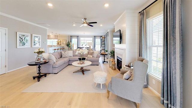 628 Crestfield DR, Chesapeake, VA 23320